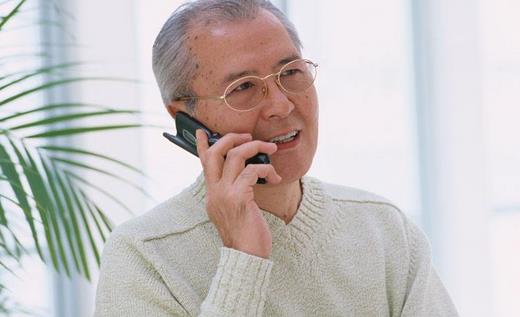 老人家摔傷后注意三個問題