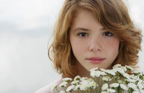 青春期的女孩子該如何保養乳房