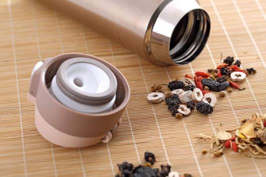 喝水保溫杯選購(gòu)小技巧 保溫杯日常四種飲品不能裝