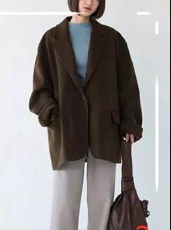 適合25-35歲上班族女性的冬季通勤裝 簡(jiǎn)約大方還保暖