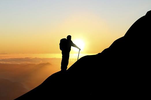 骨科專家稱:爬樓爬山是最笨的運(yùn)動(dòng) 膝蓋磨損嚴(yán)重