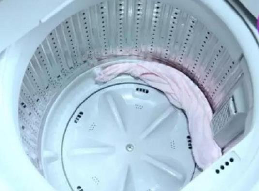 洗衣機半年不洗內部很臟 家政阿姨支招洗衣服更干凈