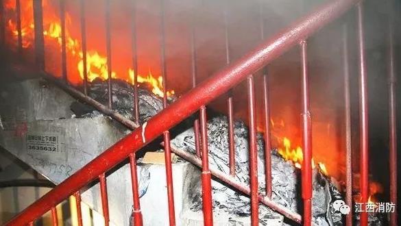 房屋著火夫妻25樓極限逃生 發生火災跑還是不跑