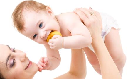 寶寶肚臍眼發(fā)炎不用急著去醫(yī)院 寶寶肚臍眼發(fā)炎的護(hù)理方法