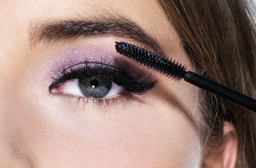 長(zhǎng)痘后還能化妝嗎 這樣化妝真的很容易長(zhǎng)痘痘