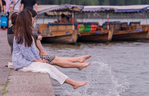 泡腳健康身體 泡腳加這些材料會有特殊的養生效果