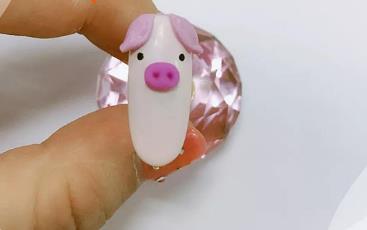 小豬美甲教程圖解 要做個(gè)精致的豬豬女孩