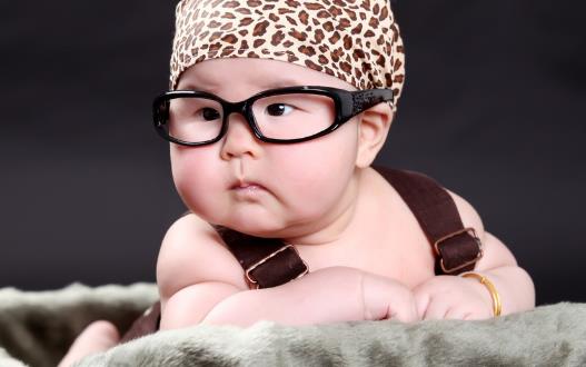 吃夜奶是寶寶的需要嗎？寶寶夜奶難斷，試試這幾招