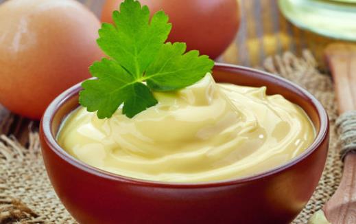 教你2分鐘自制健康美味的蛋黃醬