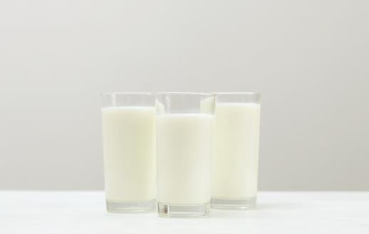 全脂牛奶脫脂牛奶的區(qū)別 選擇適合自己健康的最好