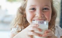 全脂牛奶脫脂牛奶的區別 選擇適合自己健康的最好