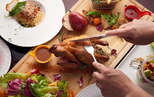 自己在家做烤雞 教你正確切出完美的烤雞