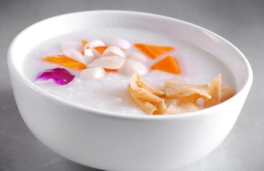 手腳容易出汗的原因 常吃養生粥緩解手腳出汗