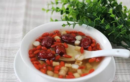 滋補肝腎、潤肺止咳：枸杞子的六大功效