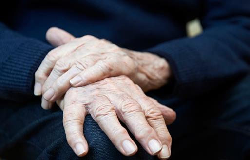 身體出現(xiàn)了這些求救信號造成不能忽略有些人為了錢，不知