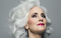 導致白發的根源因素 頭發白多吃黑芝麻促近頭發增長