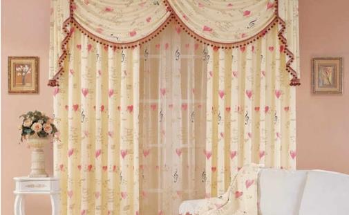 風格多變的窗簾 打破了生活的沉靜氣息