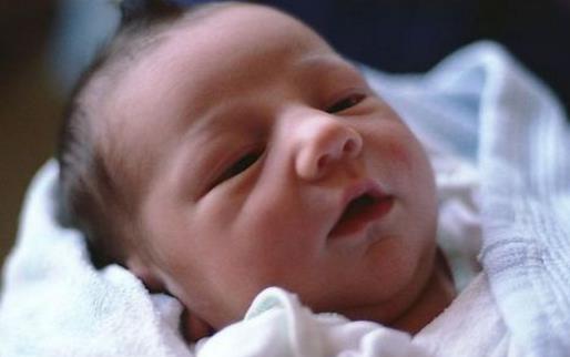 新生兒基本都是50cm高 可不是醫生隨便寫的