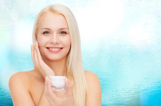 6大皮膚缺水癥狀你是否中招了 皮膚快速補水方法揭秘