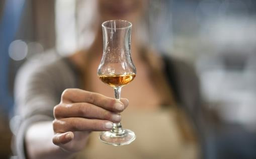 飲酒對身體真的沒有一點幫助 借酒消愁傷心淚流