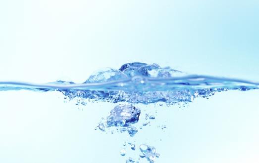 燒開的自來水里有水垢，還能不能喝？