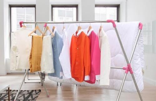 梅雨時節晾干衣服的竅門 陰雨天衣服酸臭味處理方法