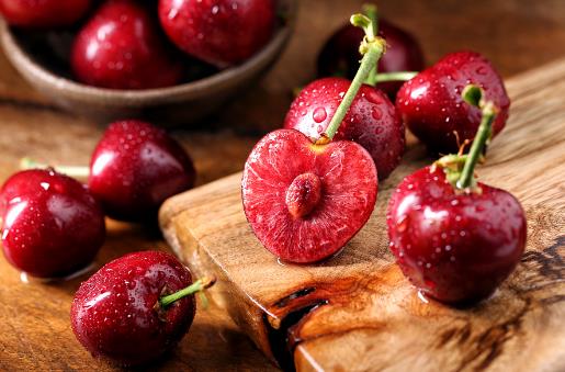 春季護(hù)膚養(yǎng)顏常吃八大食物 春季美白水果推薦