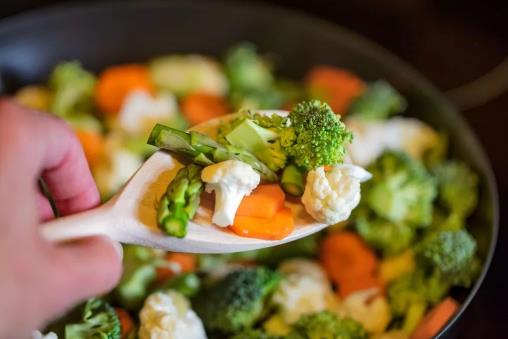 晚餐吃少吃對(duì)對(duì)健康至關(guān)重要 胖友減肥失敗原因揭秘