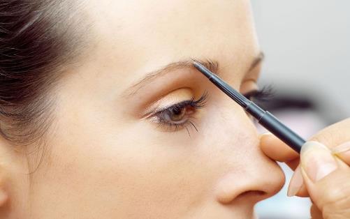 腋毛眉毛擋汗御塵 揭秘人體7個部位的毛發(fā)作用