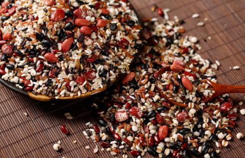 人體已經變白的須發能重新變黑嗎