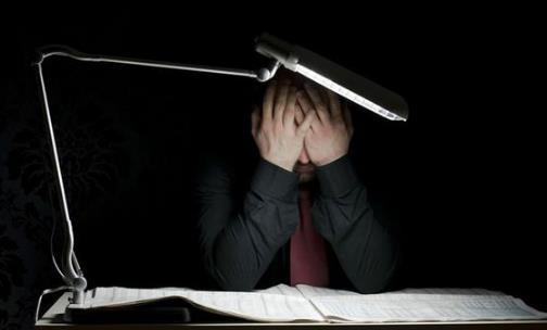 年輕人千萬(wàn)別再熬夜了 熬夜的危害看了都害怕