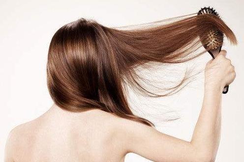 常梳頭有3大好處 但要掌握3個小技巧