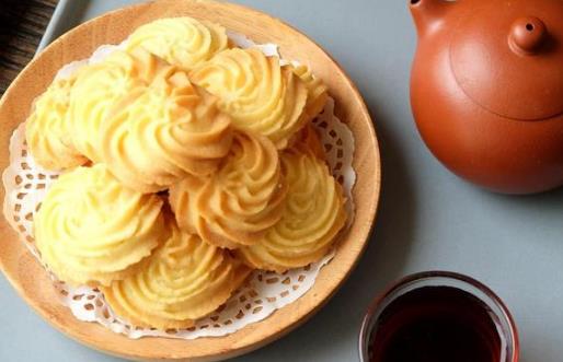 原來(lái)曲奇餅干的做法這么簡(jiǎn)單,3步就能搞定,香甜酥脆超好