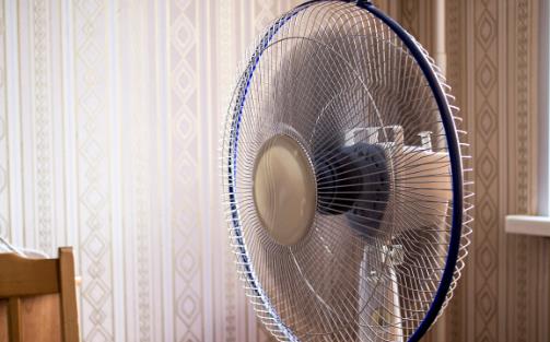 電風(fēng)扇網(wǎng)罩不用拆，1個(gè)小妙招，也能清洗得干干凈凈，超實(shí)