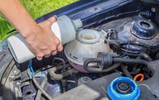 汽車必須要做的四個保養，別不當回事，少做一個汽車早報