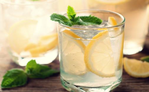 經常吃檸檬水，4個好處會顯現！美女最該吃，但很多人用錯