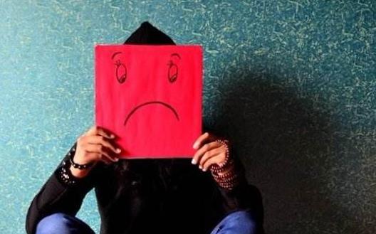 心理學(xué)角度看待抑郁癥 想戰(zhàn)勝抑郁癥了解真實的自己