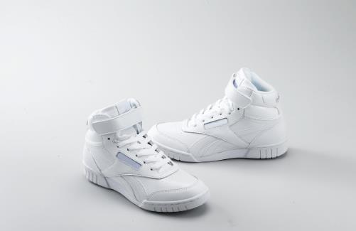 鞋子太小夾腳怎么辦？教你用“冰撐法”來搞定