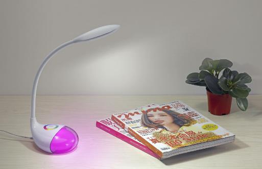 聰明媽咪為孩子挑選靠譜的護眼燈 選擇好臺燈的標準