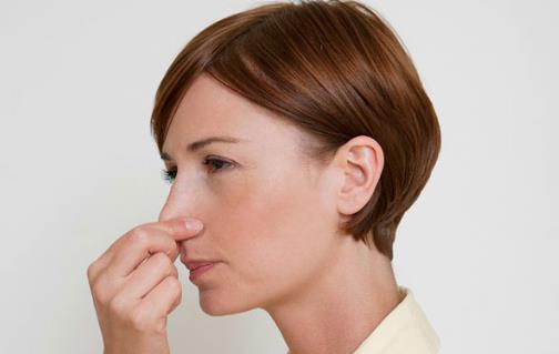 打嗝不停可能是哪些疾病信號