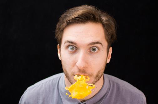 打嗝不停可能是哪些疾病信號