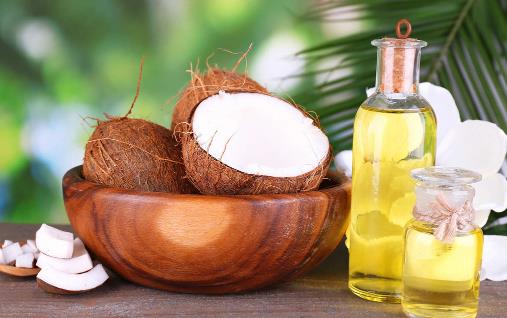 椰子光喝水太浪費了！教你快速剝開椰子享用椰肉很多人買