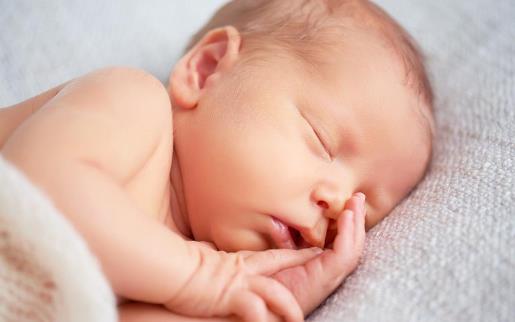 寶寶睡不好影響生長發(fā)育  關(guān)于寶寶的睡眠問題