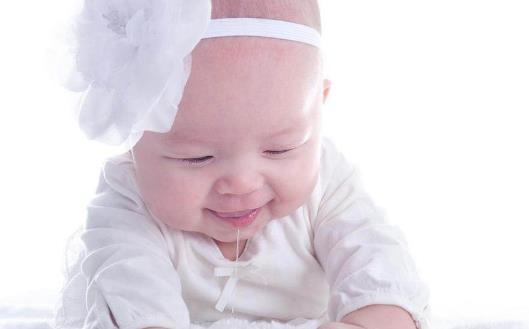 寶寶流口水讓媽媽們頭疼 寶寶流口水的中醫治療