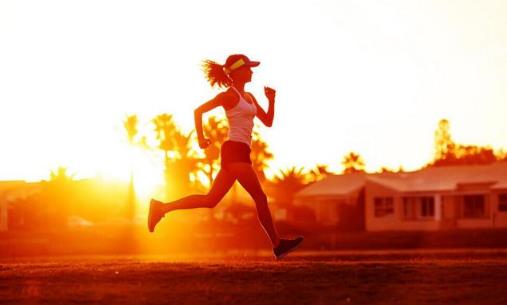 跑步的三個標(biāo)準(zhǔn)沒達(dá)到傷膝蓋 跑步雖好不要傷膝蓋哦