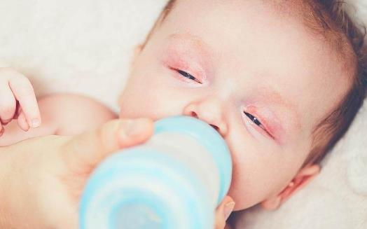 長寶寶時間只吃軟食牙齒問題多 寶寶吃硬食的咀嚼訓練