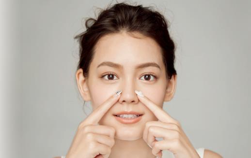 草莓鼻怎么去掉 教你幾招有效祛除黑頭