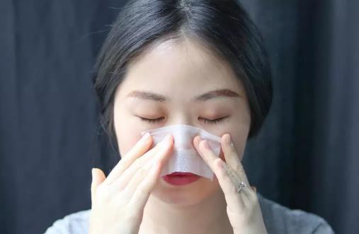 草莓鼻怎么去掉 教你幾招有效祛除黑頭