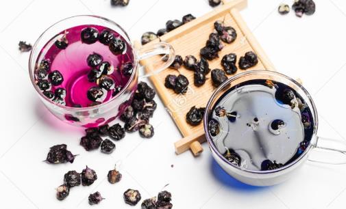 天天用枸杞泡水，應(yīng)該選擇黑枸杞還是紅枸杞？營(yíng)養(yǎng)師：別