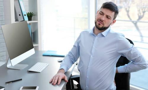 前列腺癌常常有四個標志，腰部出現(xiàn)一個征兆，提示癌癥已